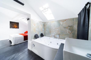 VOLCANO'S SUITE - ETNA - Private Room with Jacuzzi in Catania Center